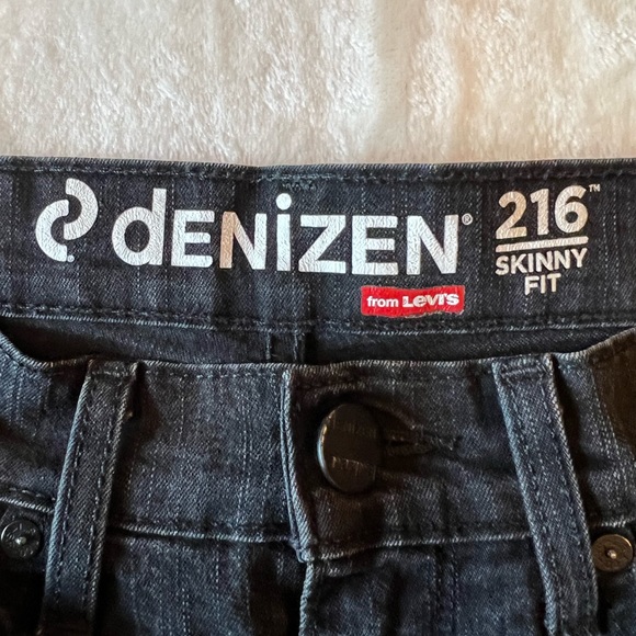 Denizen 216 Skinny Fit Distressed Jeans - Picture 6 of 6